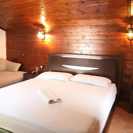 Paris 4*