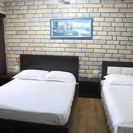 Paris 4* Berat