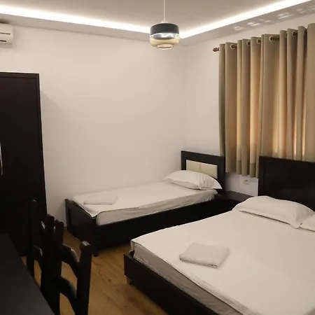 Paris 4*