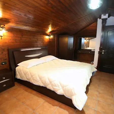 Paris Hotel Berat